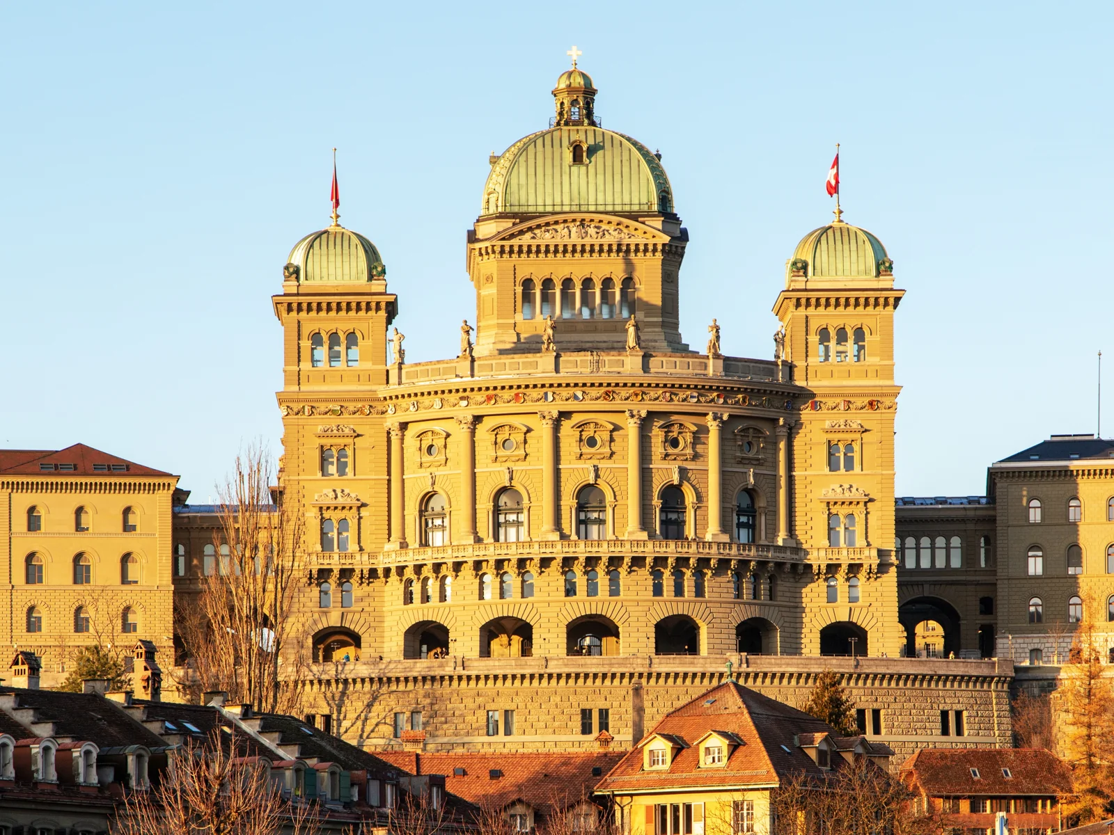 Bern old town and Aare — Noire7 Concierge coverage
